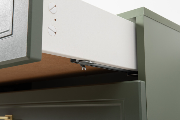 Комод Марион 16.256 дымчатый зеленый K521, олива шагрень AG 1050 ПВХ, белый PE шагрень