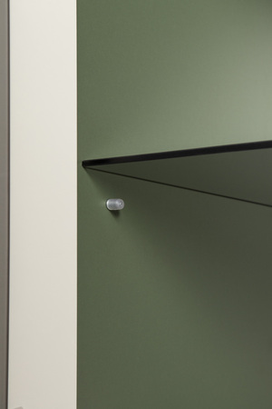 Шкаф-витрина Марион 16.397.01 дымчатый зеленый K521, олива шагрень AG 1050 ПВХ (собирается на любую сторону)